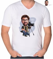 BK Gift Kişiye Özel Erkek Fotoğrafçı Karikatürlü V Yaka Tişört-1 (Beyaz)