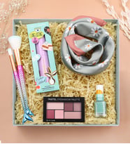Papatya Desenli Fular & Pastel Maskara & 2'li Makyaj Fırçası & Pastel Oje & Pastel Far Paleti Hediye Seti
