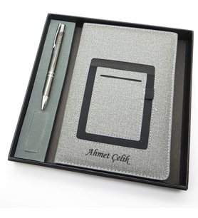 Signator® Codex  N133 Kişiye Özel Defterli Set - İsme Özel Gri Kalem + İsme Özel Gri Defter  İsme Özel Kutusunda Hediyelik Set (Karışık)