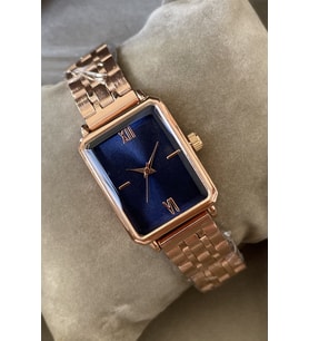 Özel Saat Kutusu ile Minimal Tarz Dikdörtgen Kadın Kol Saati Zarif Metal Kordon Rose Gold Lacivert Hediye Anneye Arkadasa Sevgiliye Kardese Ese Dosta Teyzeye Ablaya Halaya Yengeye Dogum Gunu Yildonumu Hediyelik Kol Saati Hediyesi Zarif Avantajlı Ürün