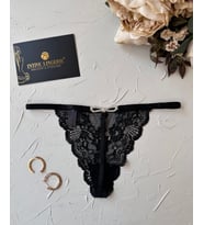 Intive VS Dantelli Arkası Parlak Taşlı Tasarım Kurdeleli G-String (Bej-Siyah-Beyaz)