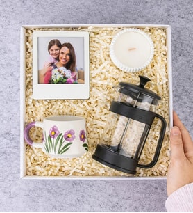 Kadınlara Özel Fotoğraflı Çerçeve Mum French Press Ve El Yapımı Fincan Seti