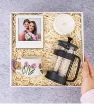 Kadınlara Özel Fotoğraflı Çerçeve Mum French Press Ve El Yapımı Fincan Seti