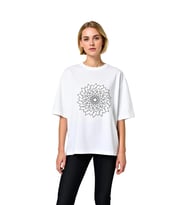 Kadın Oversize Tişört Mandala Çiçek Desenli Simetrik Petal Baskı Rahat Kesim Günlük Modern Şık Zarif