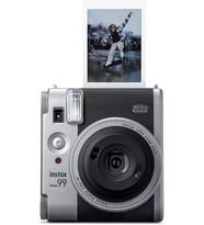 mini 99 anlık film kamerası, renk efektleri, parlaklık kontrolü, manzara/normal/makro modları, instax mini film kullanır. Gümüş renkli kaplama