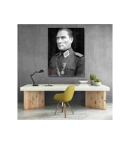 Siyah Beyaz Uniformalı Atatürk Portresi Mustafa Kemal Atatürk Kanvas Tablo Modeli Ev Ofis Dekoru