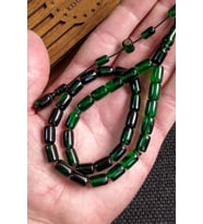İmzalı 7X11 mm Yeşil Siyah Ateşi Kehribar Tesbih - Usta İşçilikli Sıkma Kehribar - Hediye Tespih (Lacivert-Kırmızı)