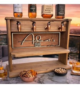 BK Gift Kişiye Özel İsimli 4’lü Ahşap Viski Dağıtıcı Standı – Musluklu Mini Bar Standı, Ev ve Minibar Hediyesi