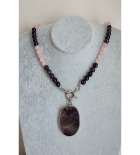 8 MM PEMBE KUVARS, AMETİST KOLYE UÇLU DOĞALTAŞ KOLYE