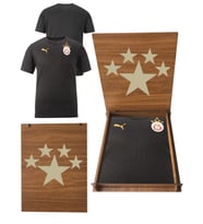 Galatasaray Lisanslı Puma A Takım Antrenman 5 Yıldız T-Shirt Ahşap Kutu Hediyeli (Siyah)