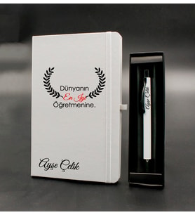 Öğretmenler Gününe Özel Tasarımlı İsim Soyisimli Beyaz Defter & Beyaz Tükenmez Kalem Hediye Seti