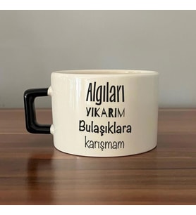 Algıları Yıkarım Bulaşıklara Karışmam Baskılı Siyah Kulplu C Fincan