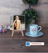 Din Kültürü Öğretmeni Fotoğraflı Dekoratif Taş, Ahşap Altlıklı Türk Kahvesi Fincanı Hediye (Model 2)