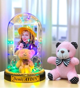 Kişiye Özel Renkli Led Işıklı Biblolu Fanus ve Pembe Peluş Ayıcıklı Anahtarlık (Model 9)