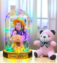 Kişiye Özel Renkli Led Işıklı Biblolu Fanus ve Pembe Peluş Ayıcıklı Anahtarlık (Model 9)