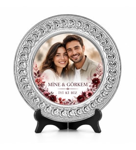 Kişiye Özel Fotoğraf Baskılı Gümüş Metal Tabak 25 cm – Isim ve Yazılı Ayaklı Dekoratif Hediye