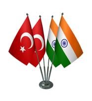 Masa Üstü Hindistan Bayrağı Türk Bayrağı Dörtlü Krom Direk Masa Bayrak Seti