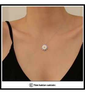 925 Ayar Gümüş Sevgililer Gününe Özel Dönen Papatya Kolye