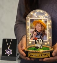 Fotoğraflı & Yazılı Led Işıklı Fanus ve Gerçek Ametist Taşlı Lotus Kolye – Sevgiliye Anlamlı Hediye (Model 9)