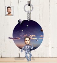 Kişiye Özel Uzay Karikatürlü Ahşap Anahtarlık  Bay-3-Eco
