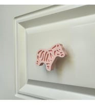 Pomerol Pembe Zebra Dolap Kulpu - Çocuk Odası, Mutfak ve Banyo İçin Sevimli ve Dayanıklı Mobilya Kulp, KulpD