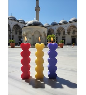 ÇOK KALPLİ 3'LÜ HEDİYELİK DEKORATİF HOŞ KOKULU SOYA WAX MUM (KIRMIZI + SARI + MOR RENKLİ)