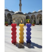 ÇOK KALPLİ 3'LÜ HEDİYELİK DEKORATİF HOŞ KOKULU SOYA WAX MUM (KIRMIZI + SARI + MOR RENKLİ)