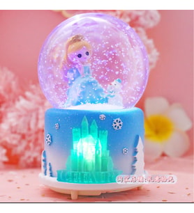 Frozen Temalı Püskürtmeli Işıklı ve Müzikli Kar Küresi