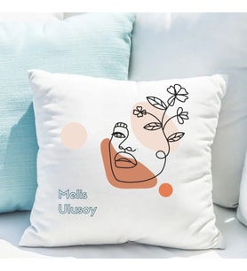 Kişiye Özel 8 Mart Kadınlar Günü Saten Yastık Kılıfı 50x50 cm – İsim Baskılı Dekoratif Kırlent Kılıfı (İçi Boş)