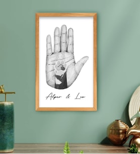 BK Gift Kişiye Özel İsimli Siyah Beyaz El ve Pati Tasarımlı Ahşap Çerçeveli Tablo-1 40x25cm, Ev Dekorasyonu, Arkadaşa Hediye