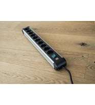 Brennenstuhl Premium-Alu-Line 3 Metre Kablolu 10 Soketli Alüminyum Gövde Priz (Gri)