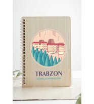 Trabzon Sümela Manastırı Şehir Tasarım Ahşap Kapaklı Defter Özel Kraft Kâğıt (Akçaağaç Rengi )