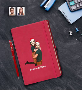 Kişiye Özel Yılbaşı Sevgili Karikatürlü Kırmızı Defter Kalem Hediye Seti Model-6