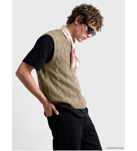 LC WAIKIKI Beyaz Loose Fit V Yaka Erkek Triko Süveter