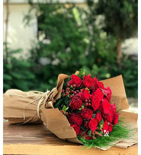 KRAFT BUKET KAĞIDINDA 25 Lİ GÜL BUKETİ