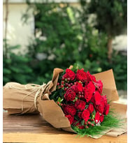 KRAFT BUKET KAĞIDINDA 25 Lİ GÜL BUKETİ