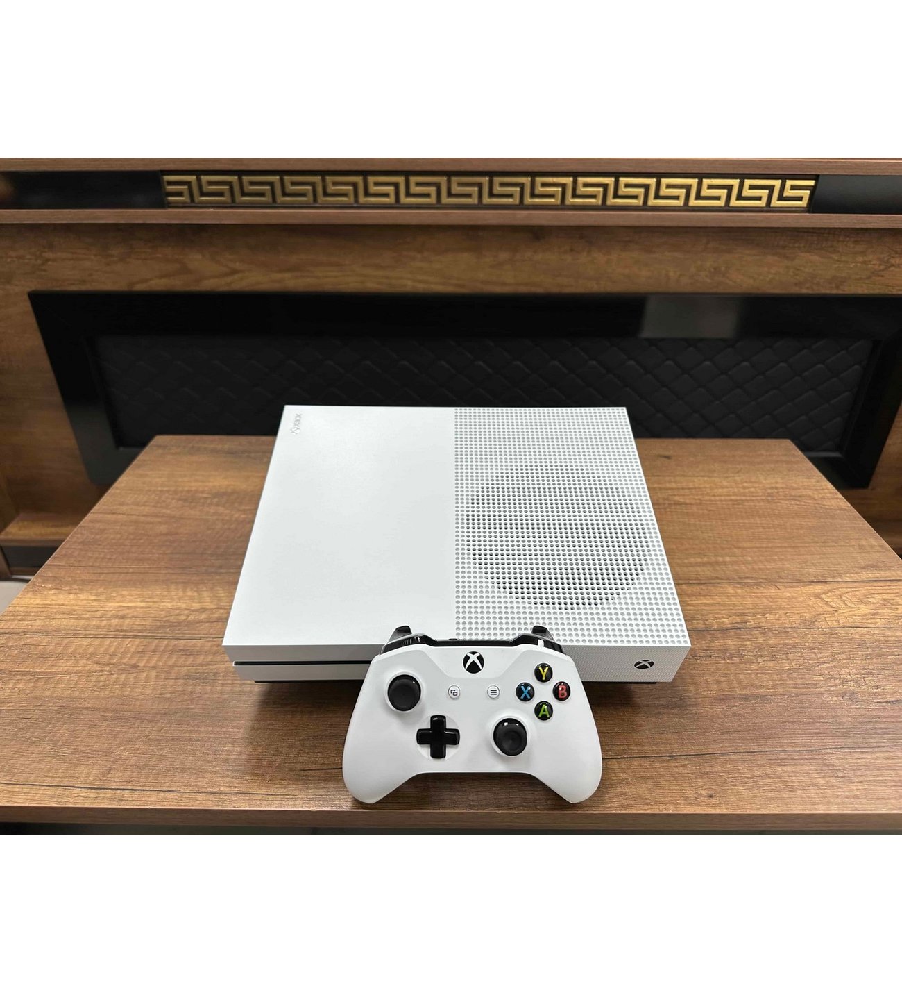 Microsoft Xbox One S 500GB CD'li Tek Kol (İKİNCİ EL)