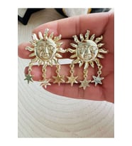 GOLD RENK YILDIZLI GÜNEŞ KÜPE ACR5492
