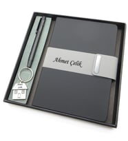 Signator® Codex  N229 Kişiye Özel Defterli Set - İsme Özel Siyah Kalem + İsme Özel Siyah Defter + İsme Özel Anahtarlık  İsme Özel Kutusunda Hediyelik Set (Karışık)