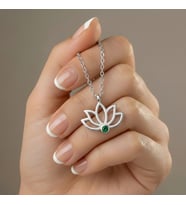 925 Ayar Gümüş Kişiye Özel Doğum Taşlı Lotus Kolye