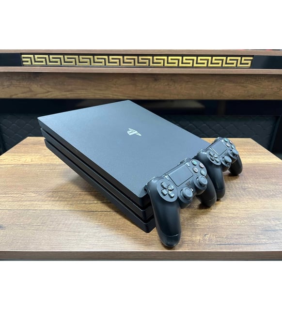 PLAYSTATİON 4 PRO 1 TB + ÇİFT KOL playstation 4 pro - PlayStation4