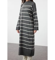 Moda Regular Casual Günlük Tek Plaka Dokuma V Yaka Uzun Kol A-Line Midi Boy Tesettür Elbise