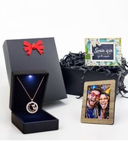 Led Işıklı Kutuda 925 Ayar Gümüş Kelebek Yuvası Kolye & Kişiye Özel Fotoğraflı