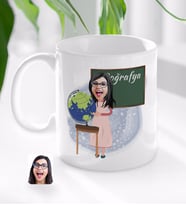BK Gift Kişiye Özel Kadın Coğrafya Öğretmeni Karikatürlü Beyaz Kupa Bardak-1