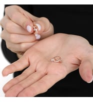 Beyaz Zirkon Taşlı Sonsuzluk Detaylı Rose Renk 925 Ayar Gümüş Tek Taş Kadın Küpe (Çok Renkli)
