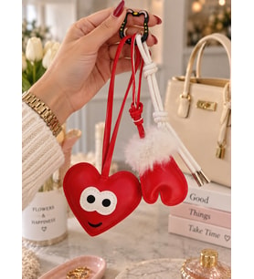 Kırmızı Kalp Figürlü Çanta Charm Sevimli Tüylü Kırmızı Beyaz Bag Charm Çanta Süsü ve Anahtarlık
