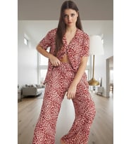 Kadın Şık Leopar Desenli Viskon Pijama Takımı Rahat ve Feminen Tasarım Dayanıklı Malzeme Modern Stil (Çok Renkli)