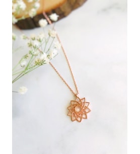 Lotus Çiçeği Kolye