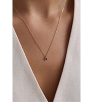 Minimal Lacivert Taşlı Kalp Kolye