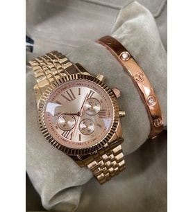 Şık Stil Saat Kutusu İçinde Kadın Kol Saati Rose Gold Renk Bileklik Yanında Metal Kordon Garantili Arkadasa Sevgiliye Anneye Ablaya Kardese Yakınınıza Ese Söz Hediyesi Kol Saati Hediyesi Doğum Günü Yıldonumu Yeni İs İçin Hediyelik